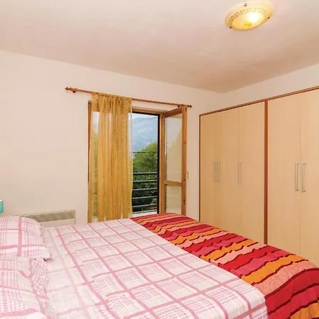 Vakantiehuis 4 Bedroom Cozy In