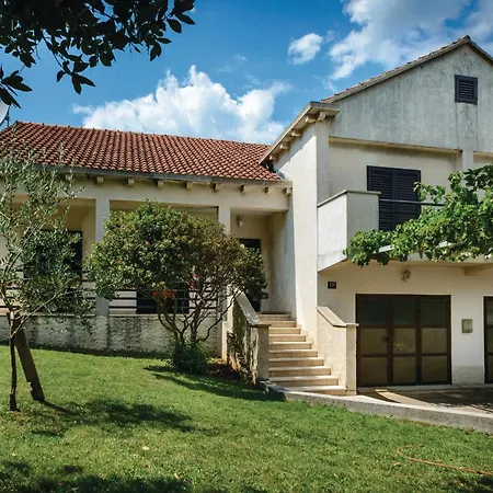 4 Bedroom Cozy In *