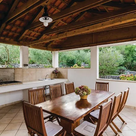 Vakantiehuis 4 Bedroom Cozy In *