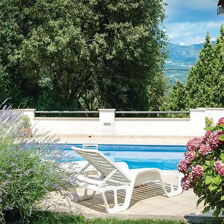 Сasa de vacaciones 4 Bedroom Cozy In