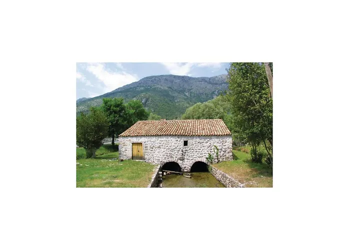 4 Bedroom Cozy In